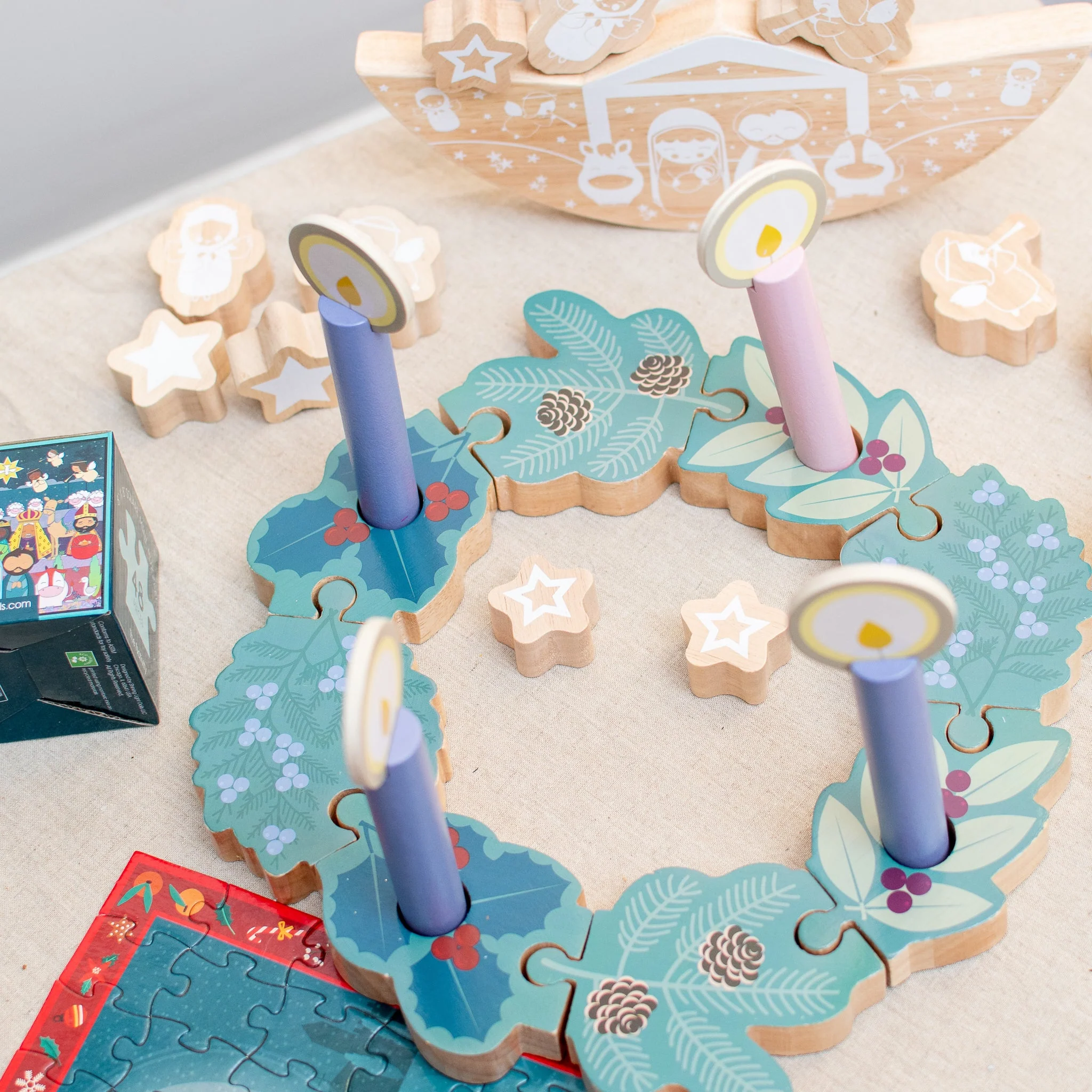 Double-sided Advent to Christmas Wooden Wreath Set - Image 4