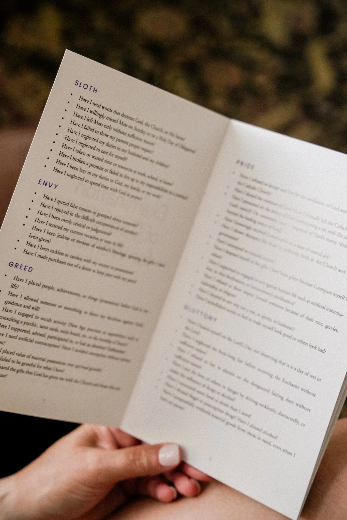 Examination of Conscience For Women // Booklet - Image 2