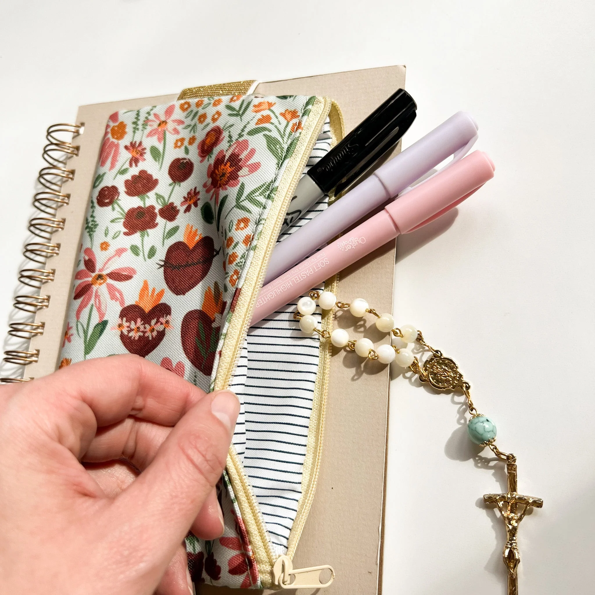 Holy Family Hearts Catholic Bible/Planner Pouch - Image 2