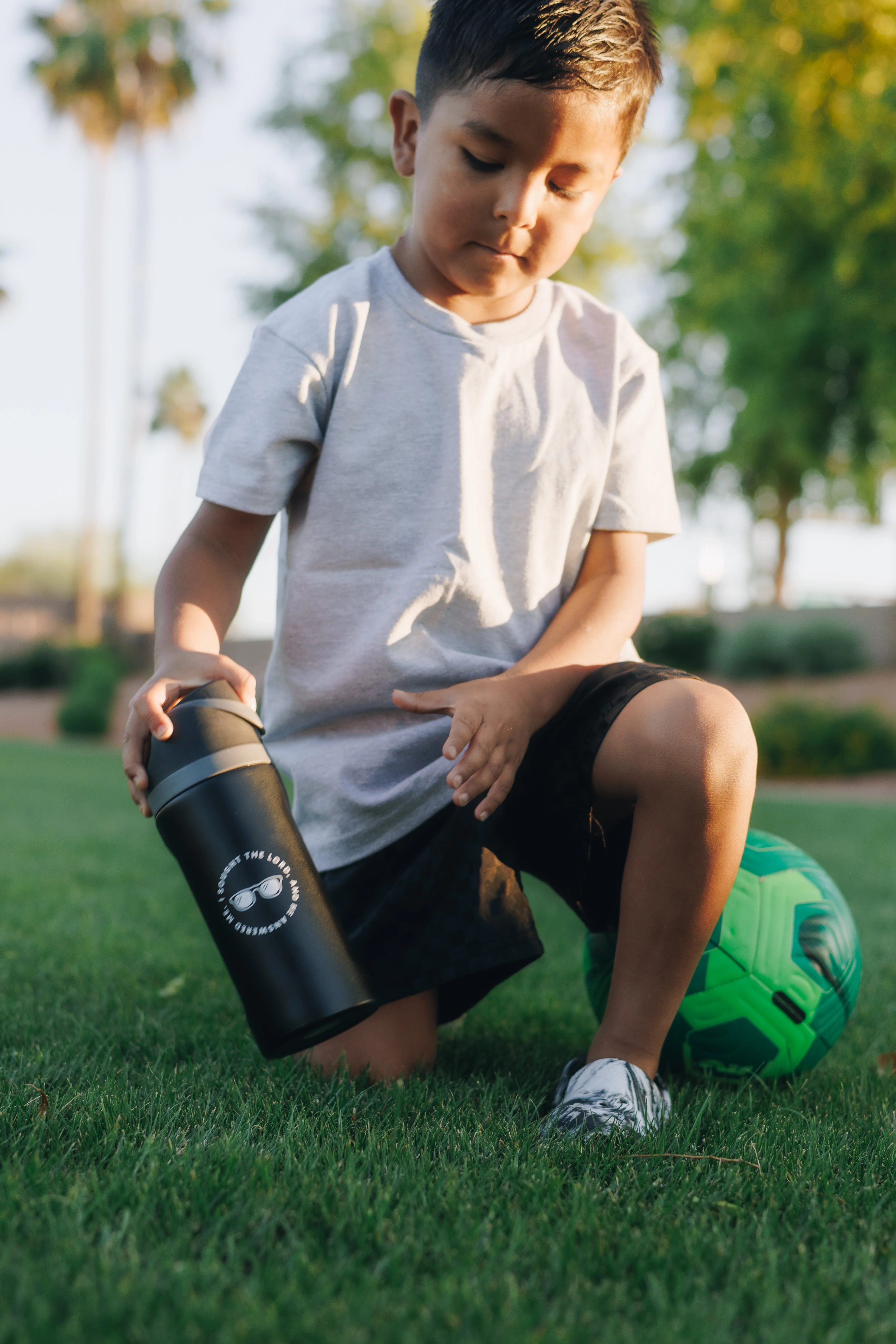 I Sought the Lord Black Kids Water Bottle - Image 6