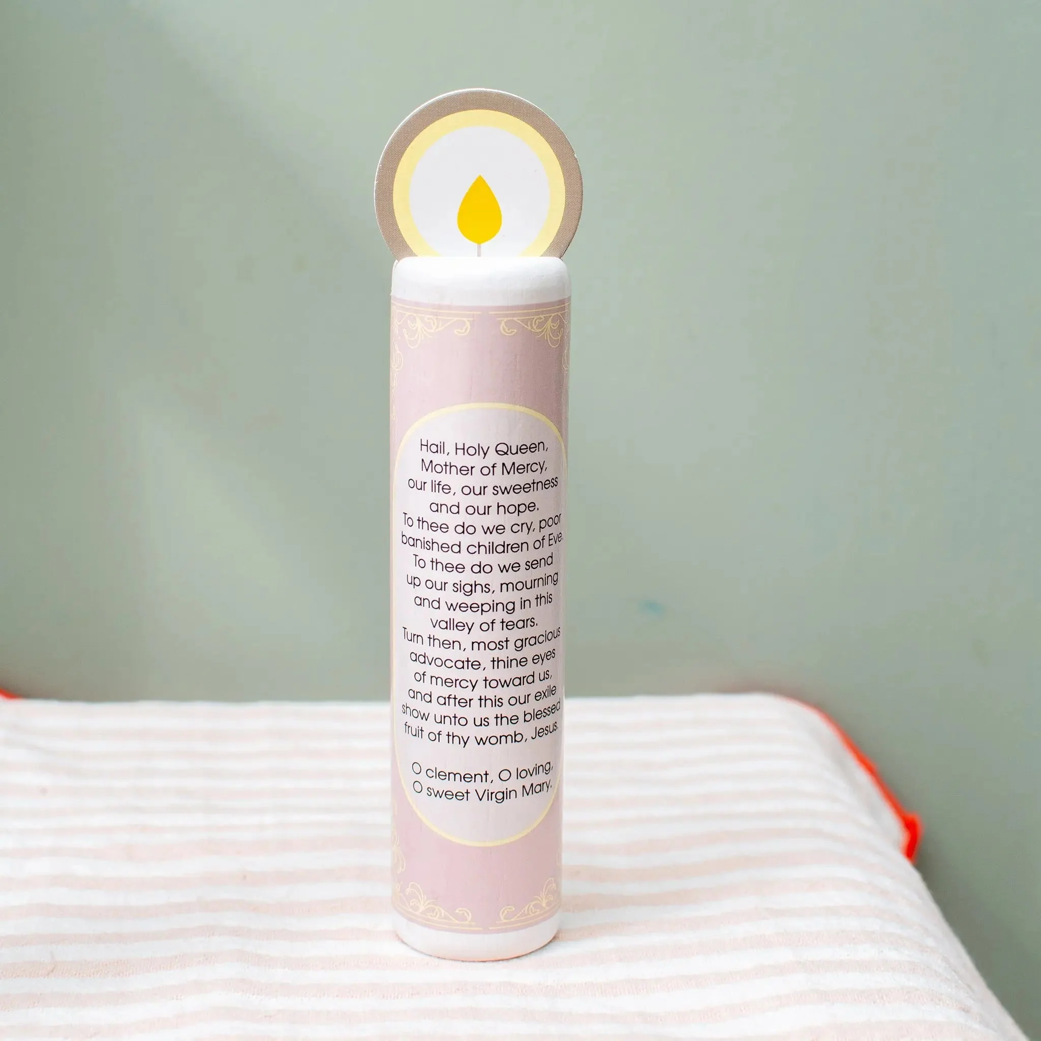 Mary Queen of Heaven (Hail Holy Queen) Wooden Prayer Candle - Image 2