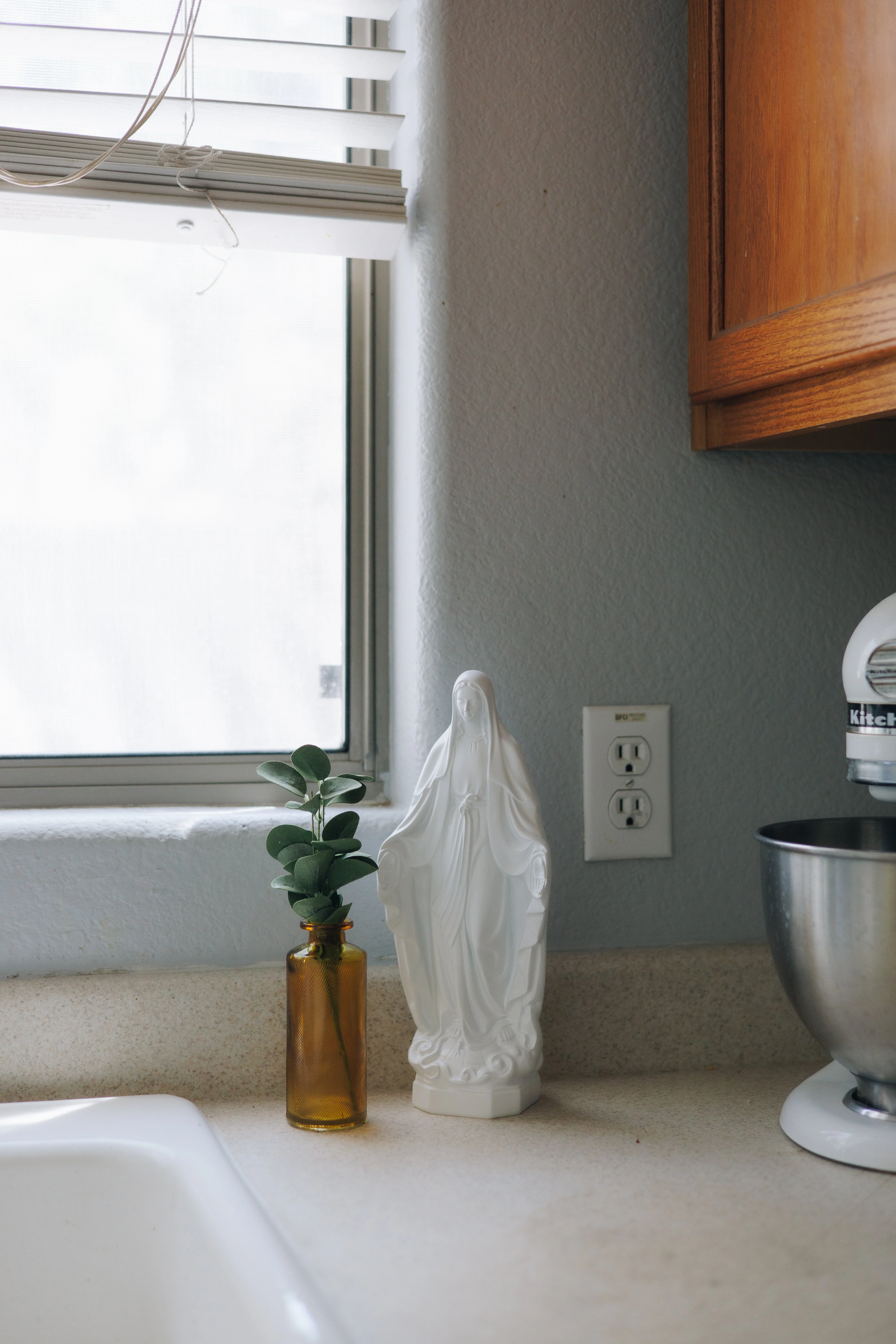 Mary Statue – 12” Resin Virgin Mary Catholic Home Decor