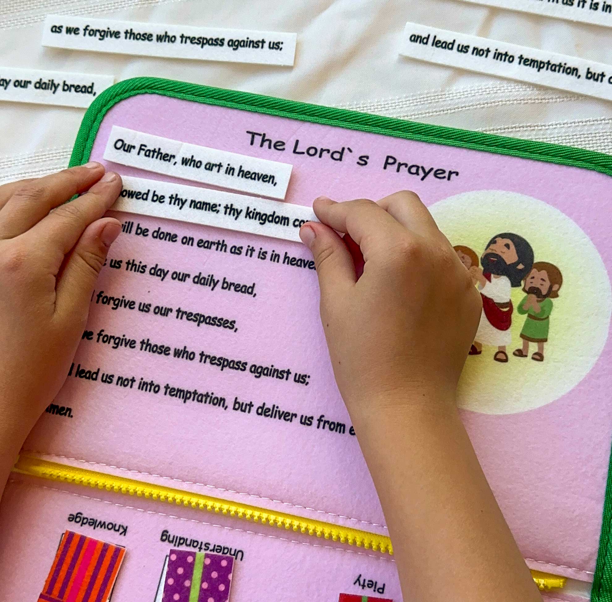 My Pray & Play Busy Book: A Quiet Felt Book - Image 5