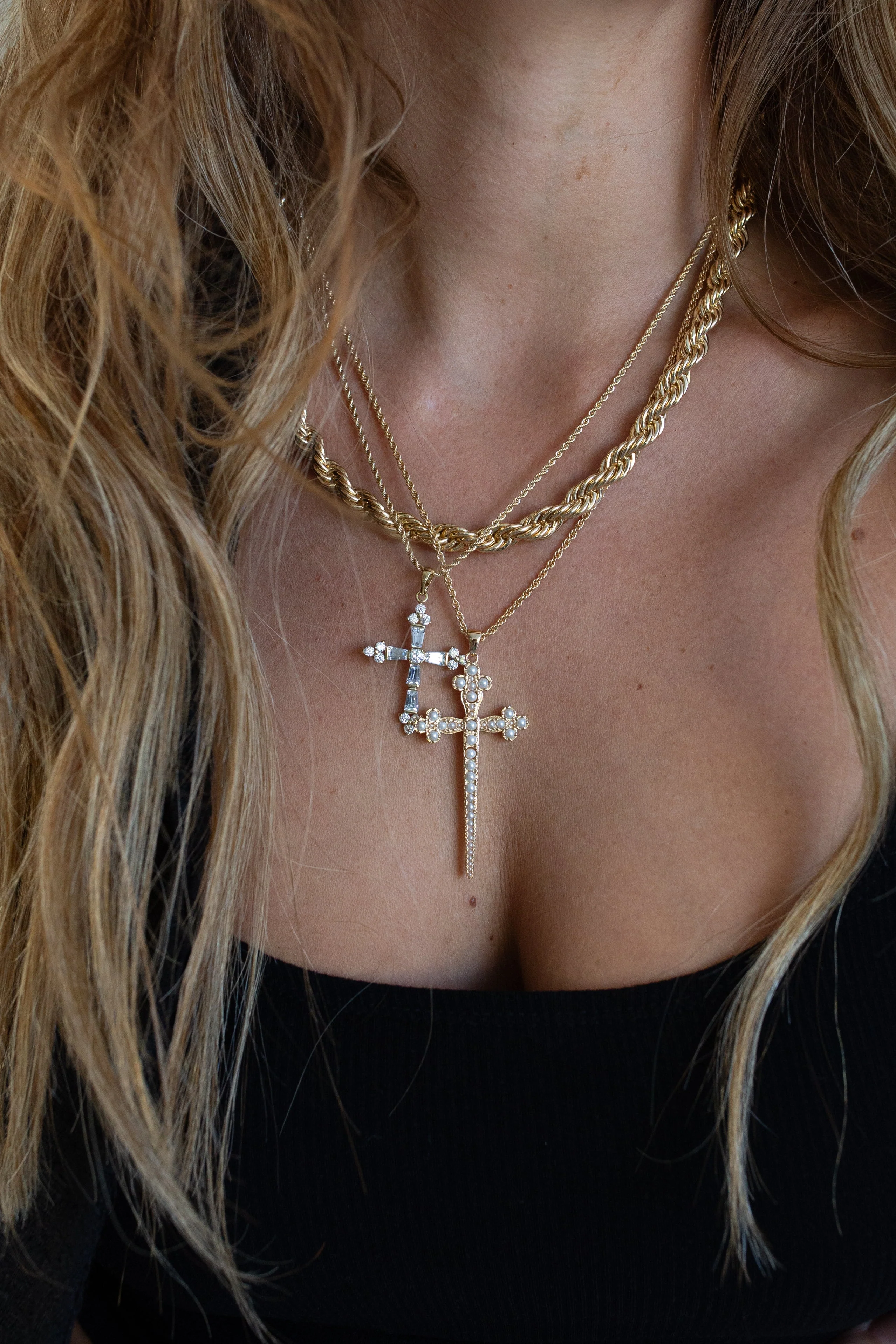 Queen's Cross Necklace - Image 4