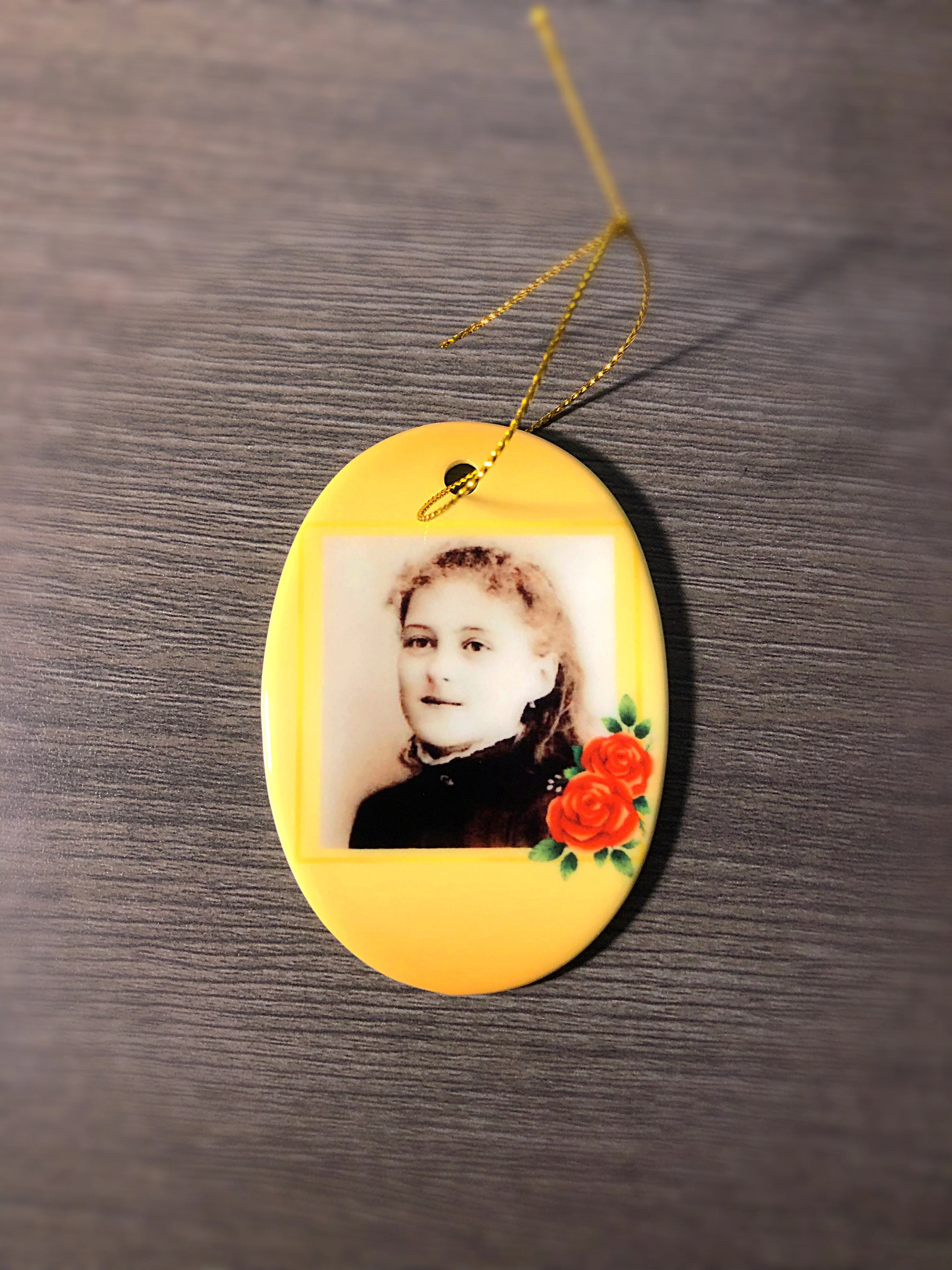 Saint Therese of Lisieux ceramic ornament - Image 3