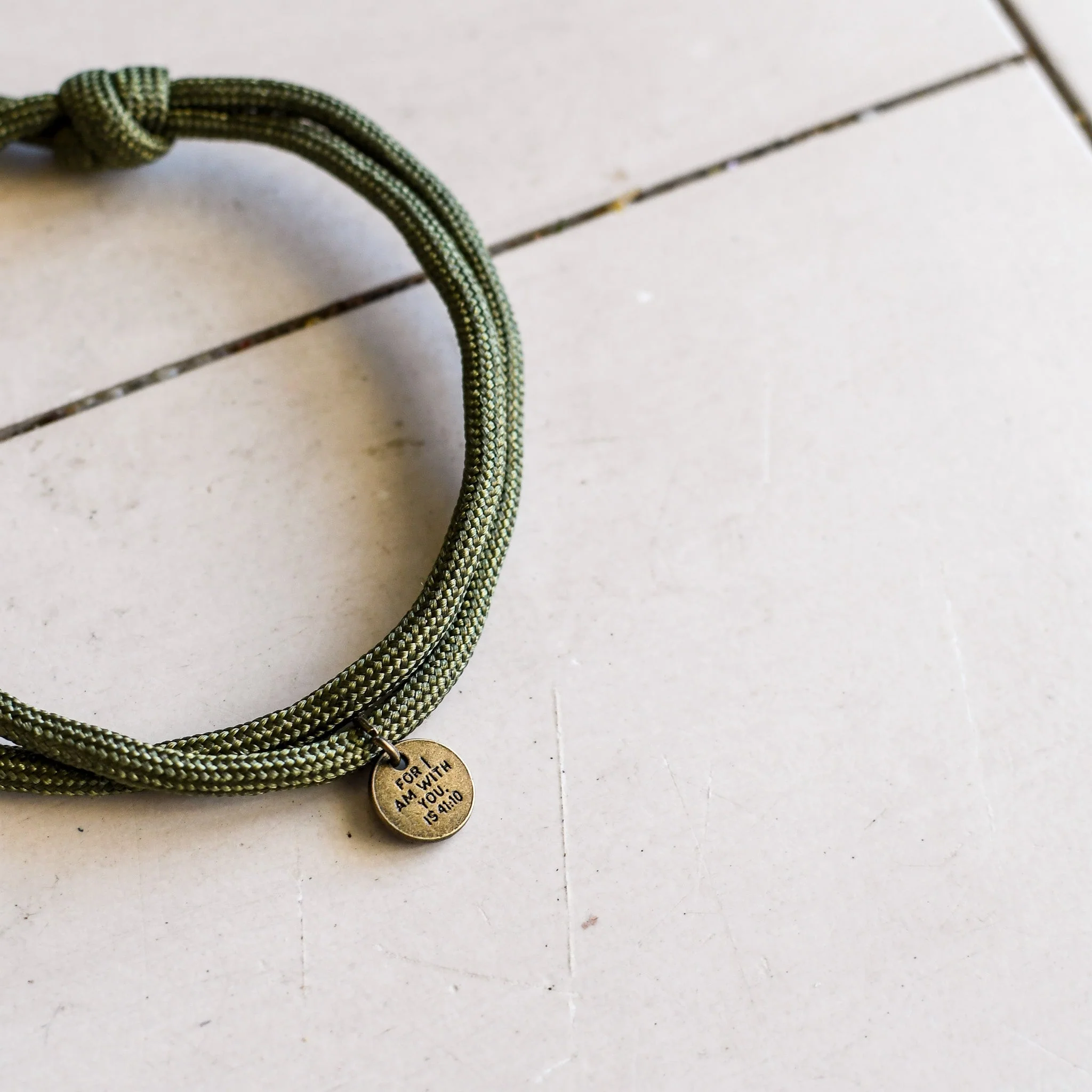 So Do Not Fear Olive Paracord Bracelet - Image 4