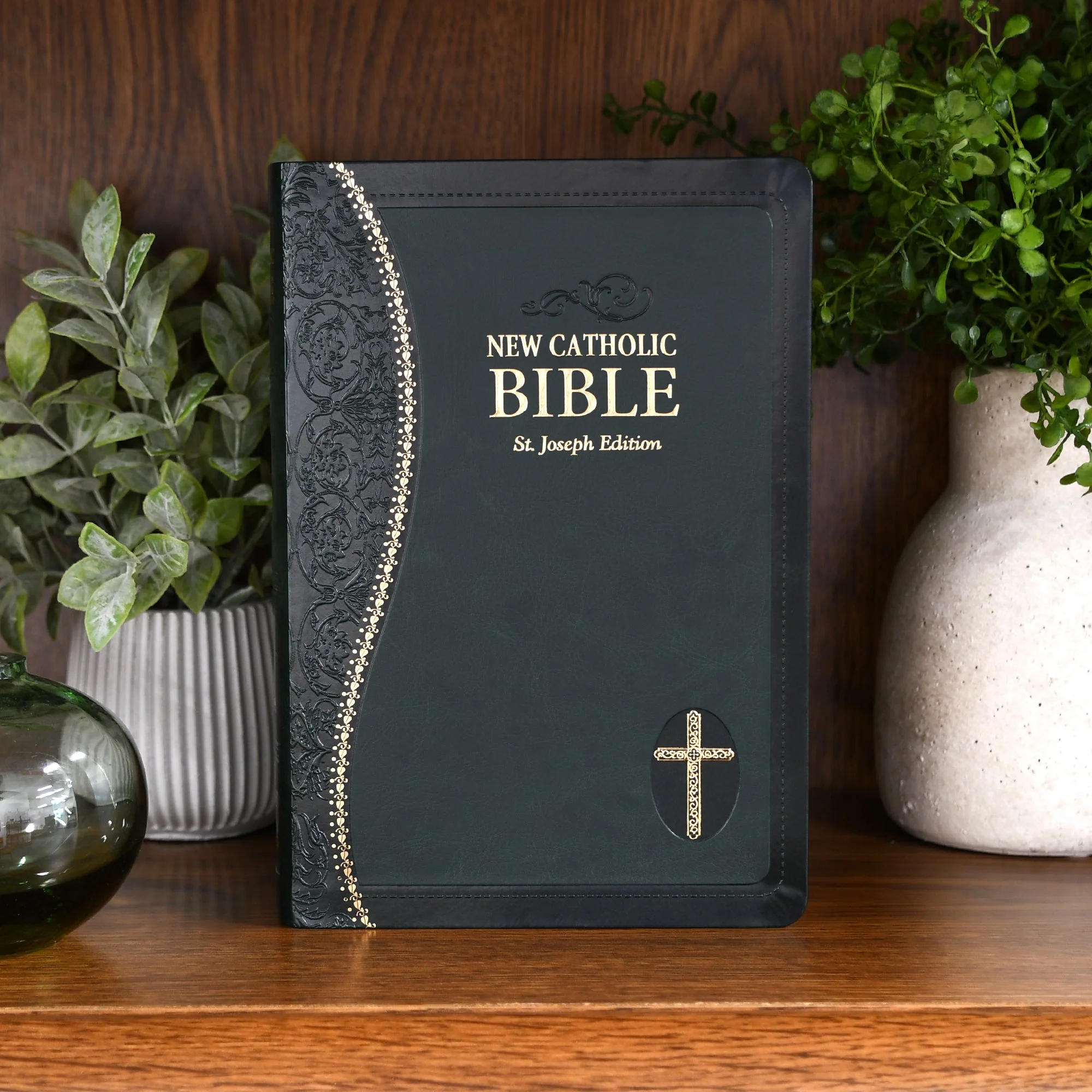 St. Joseph New Catholic Bible (Gift Edition-Personal Size) - Image 3