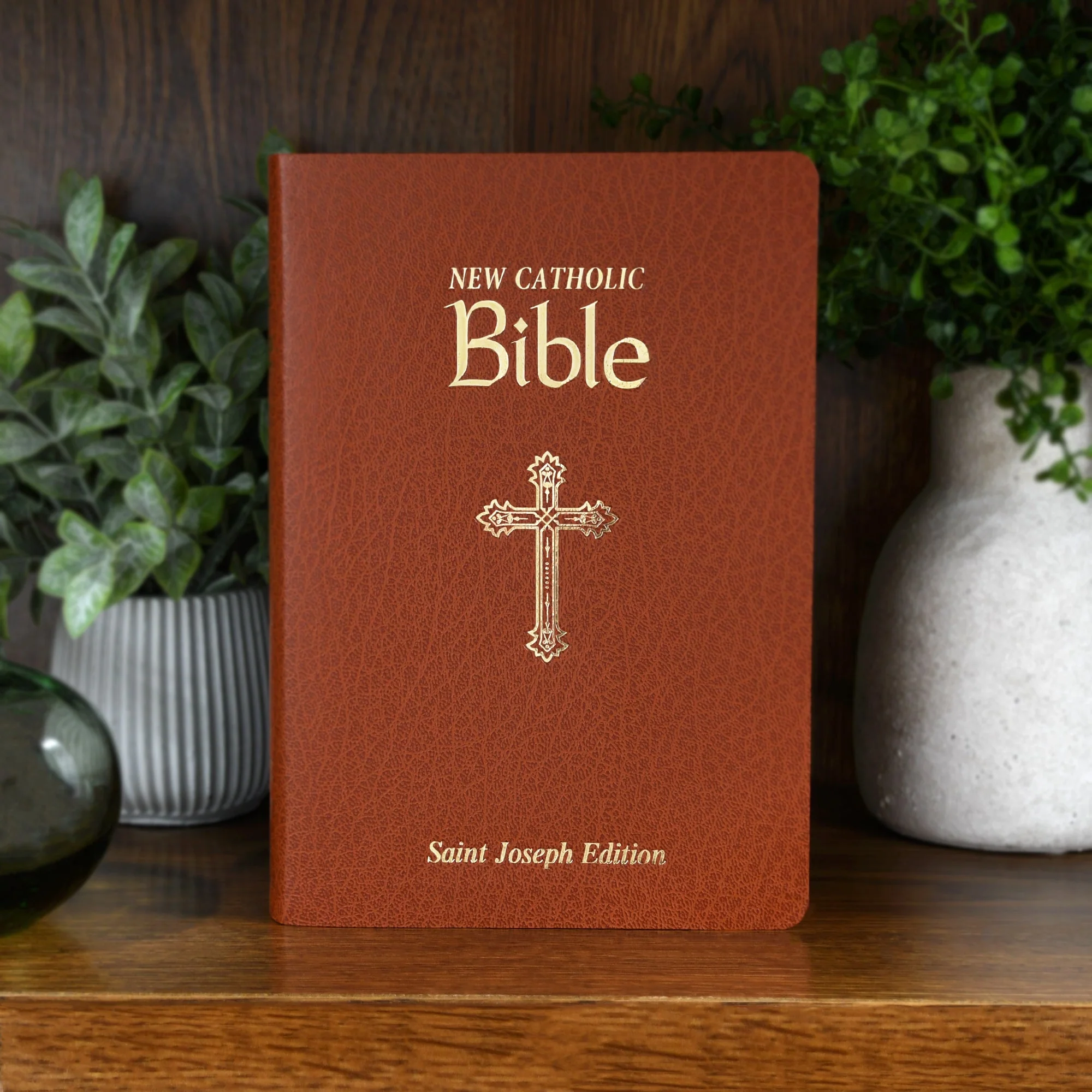 St. Joseph New Catholic Bible (Gift Edition-Personal Size) - Image 3