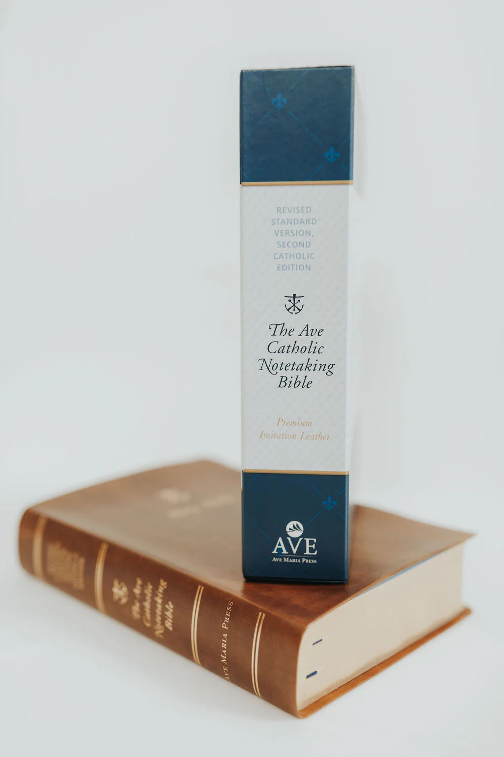 The Ave Catholic Notetaking Bible (Imitation Leather) - Image 3