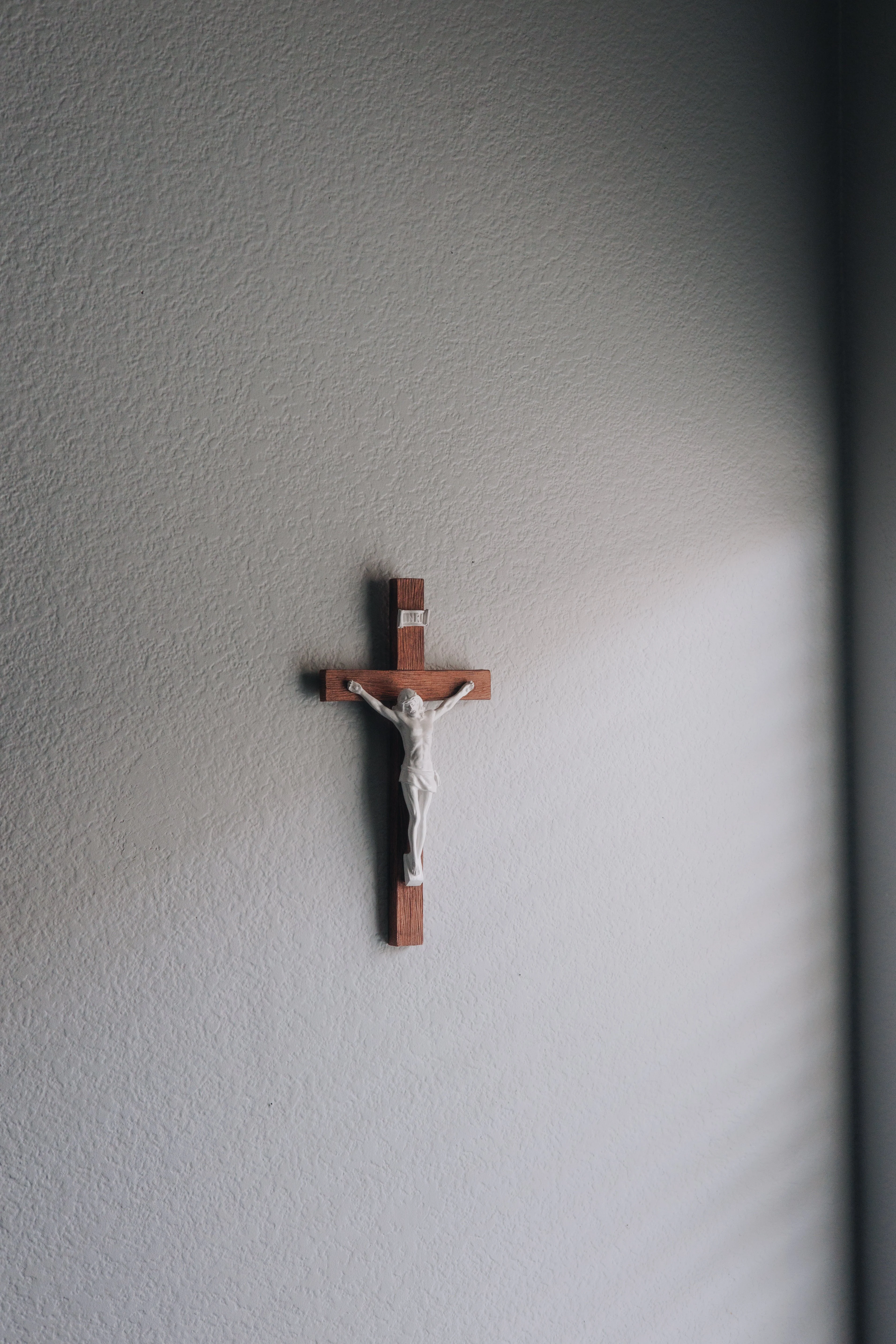 12" Wall Crucifix - Image 6