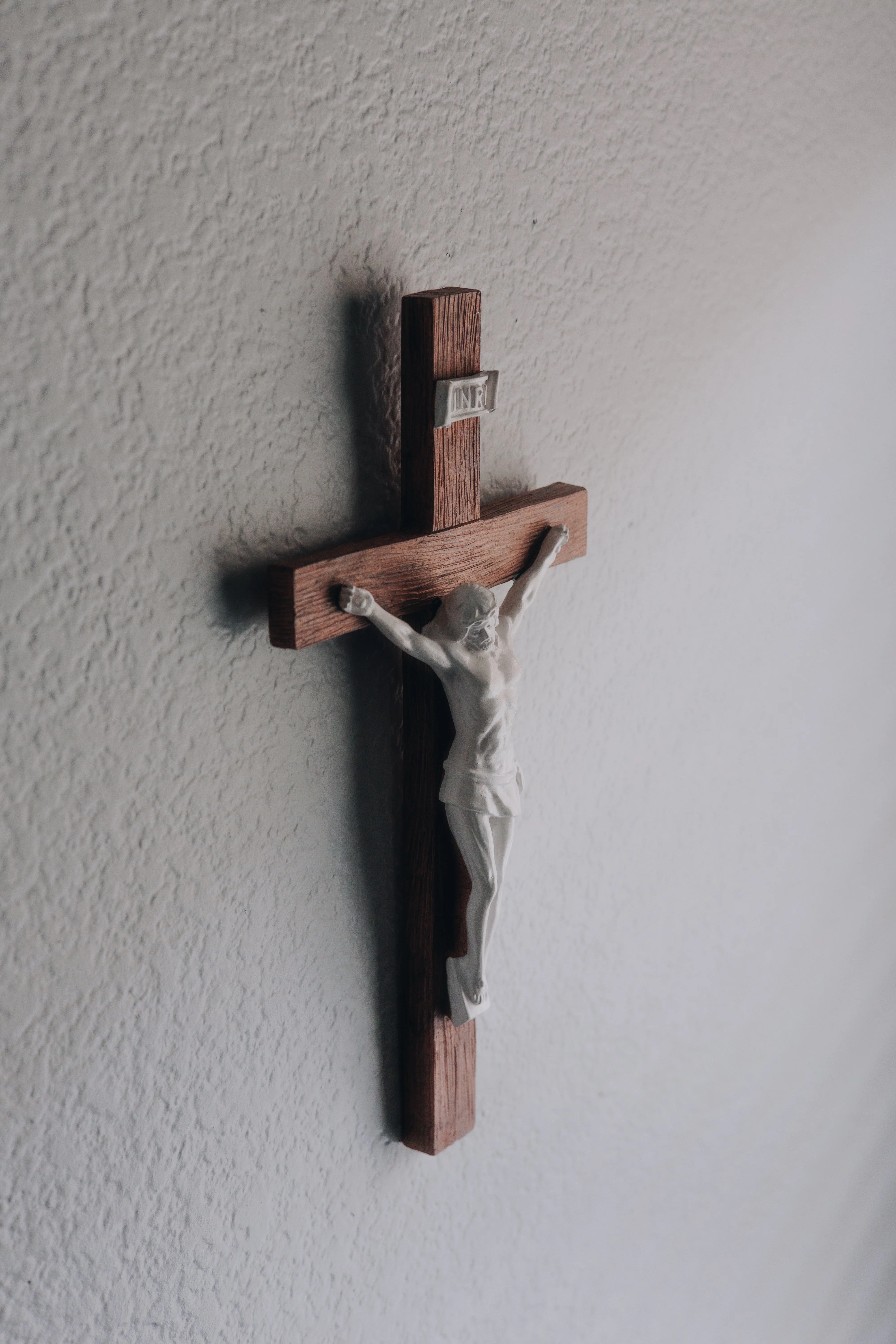 12" Wall Crucifix - Image 8