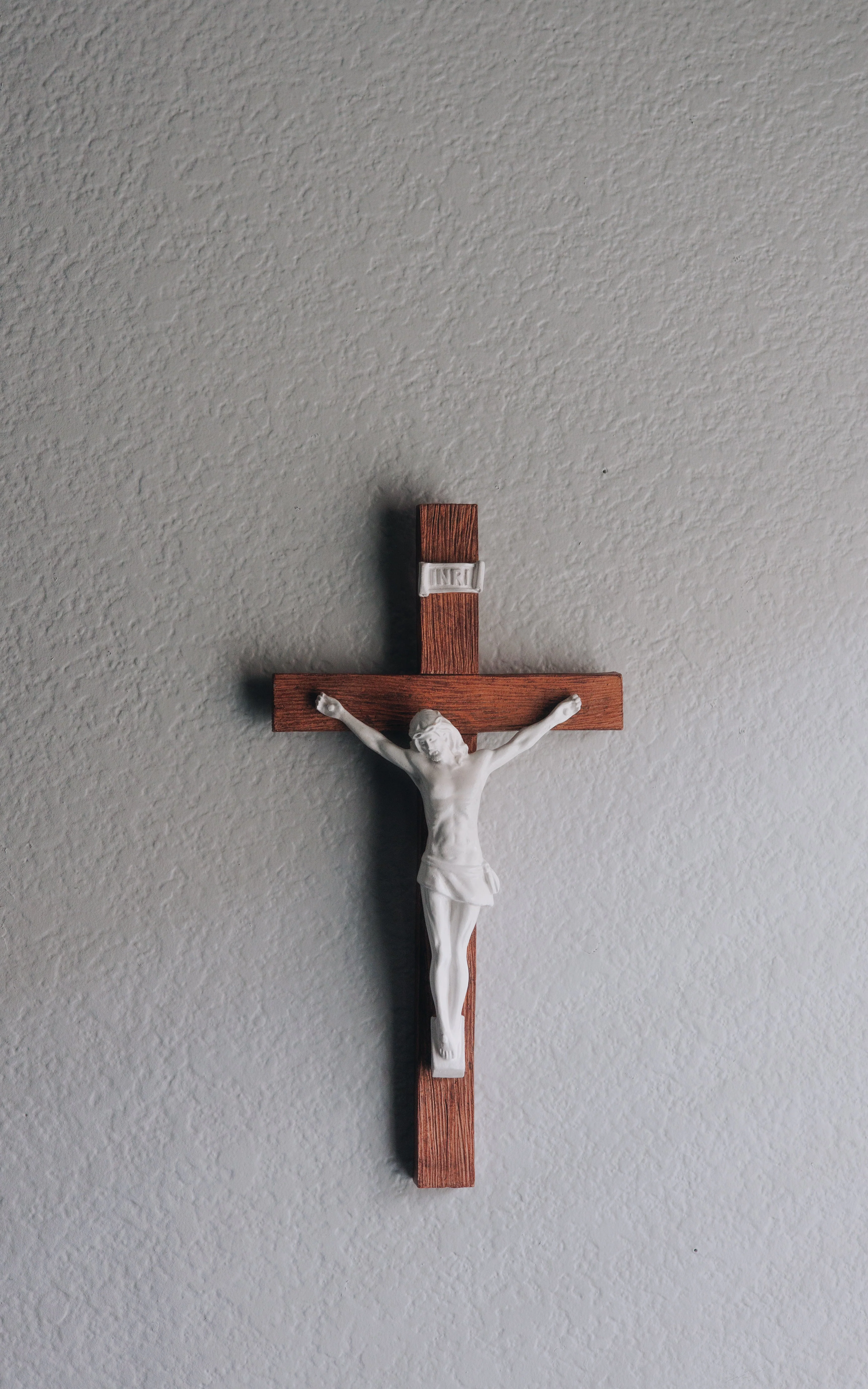 12" Wall Crucifix - Image 9